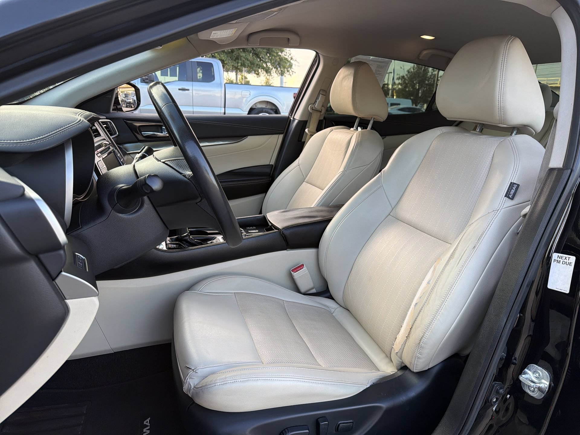 Used 2020 Nissan Maxima 3.5 SV w/ Floor Mat Group FWD image 11