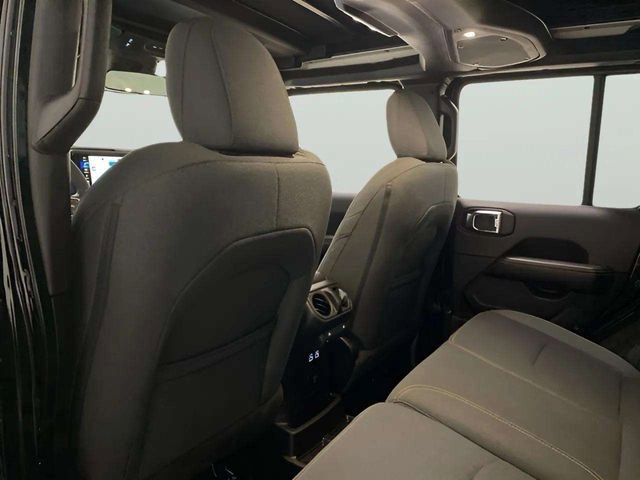 Used 2025 Jeep Wrangler Unlimited Sahara w/ Safety Group image 15