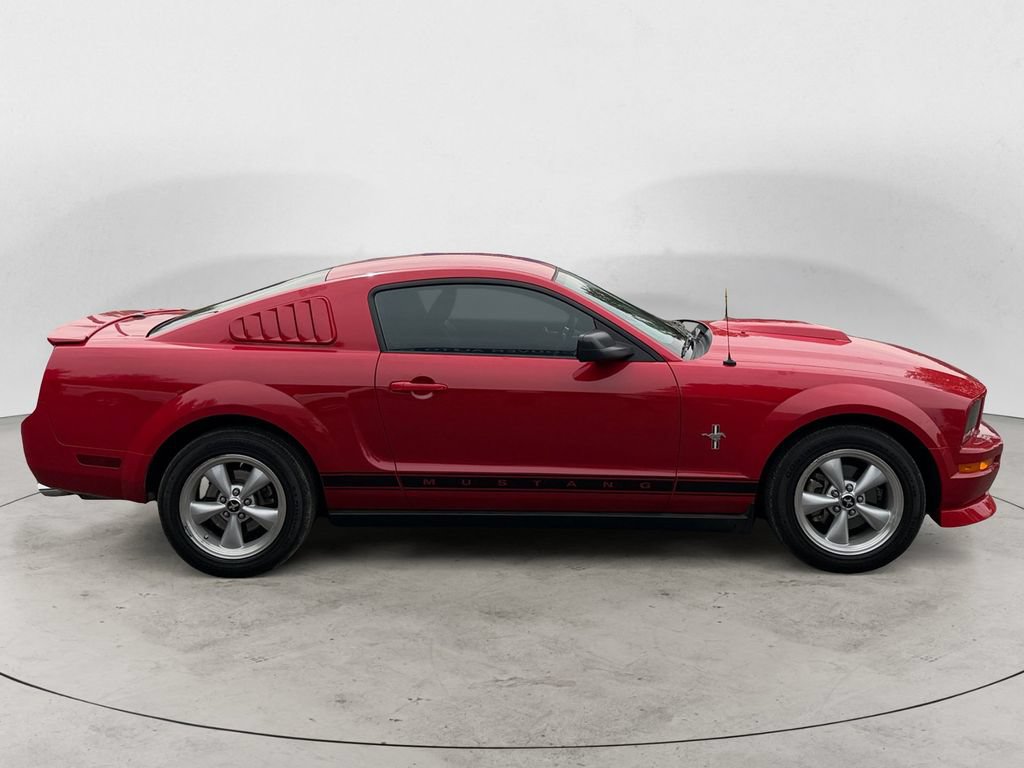 Used 2008 Ford Mustang Premium RWD image 4