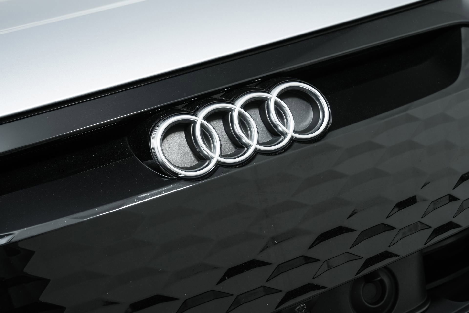 Used 2022 Audi e-tron GT Prestige image 11