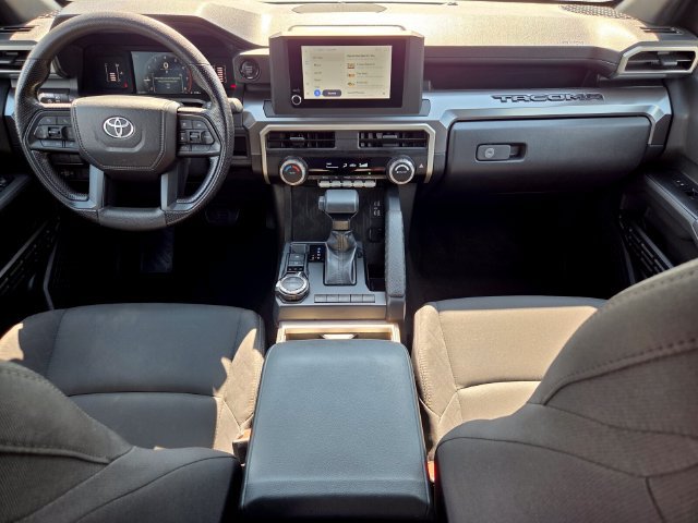 Used 2025 Toyota Tacoma SR5 AWD/4WD image 15