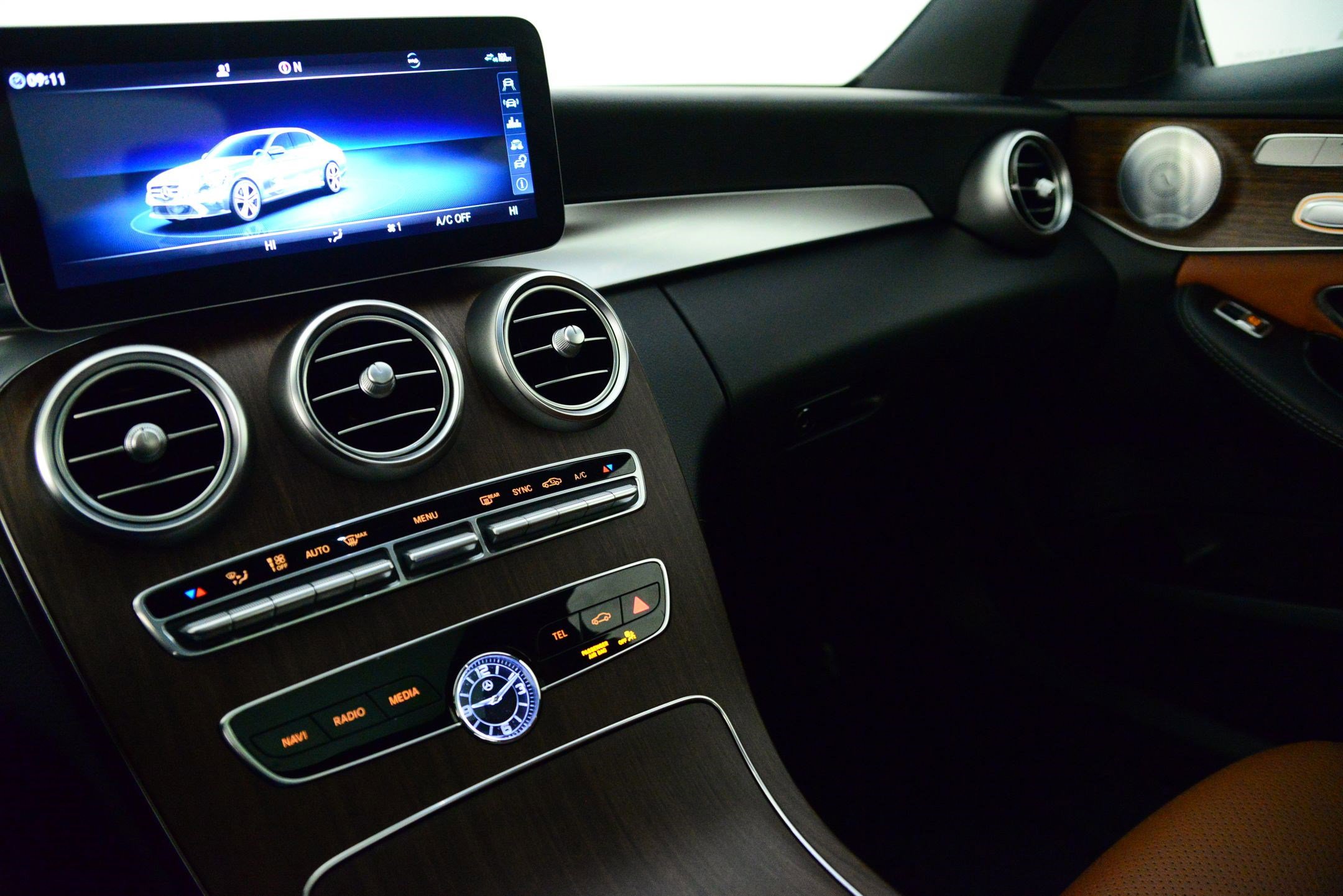 Used 2019 Mercedes-Benz C 300 4MATIC Sedan image 29