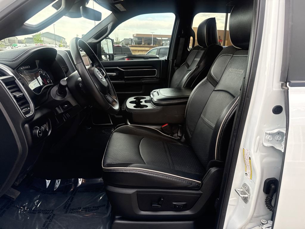 Used 2024 RAM 2500 Laramie w/ Sport Appearance Package AWD/4WD image 9
