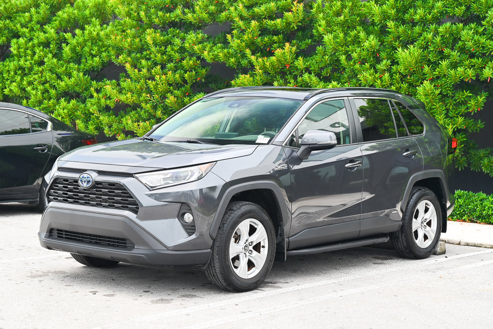 Used 2021 Toyota RAV4 XLE w/ Convenience Package AWD/4WD image 1