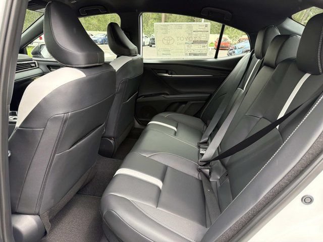 New 2026 Toyota Camry Hybrid FWD image 14