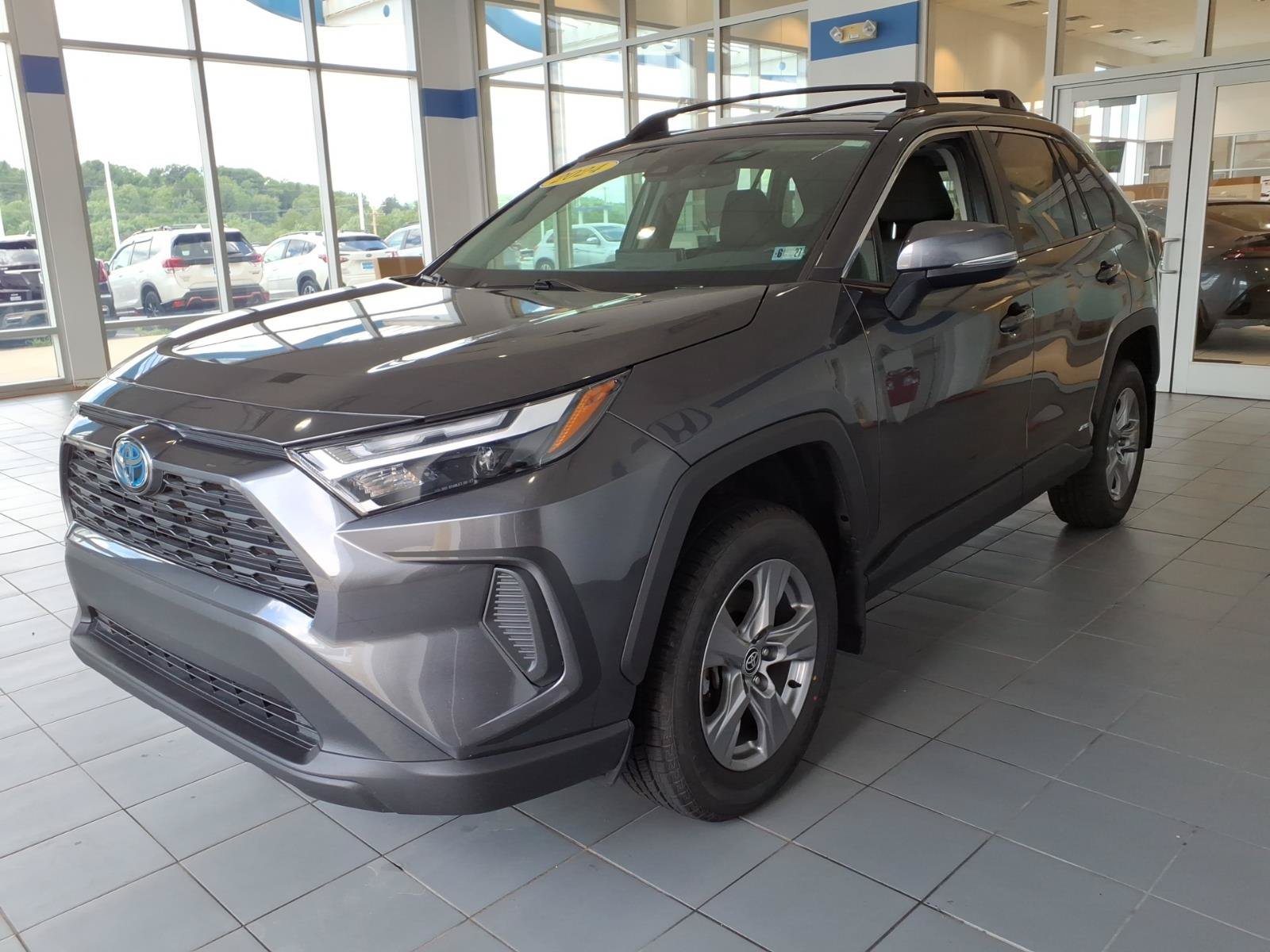 Used 2024 Toyota RAV4 XLE AWD/4WD image 8