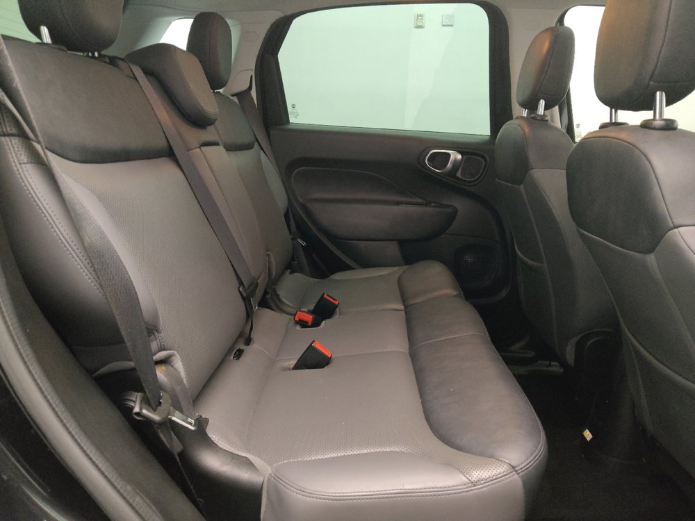 Used 2017 FIAT 500L Lounge w/ Dual-Pane Sunroof Package image 19