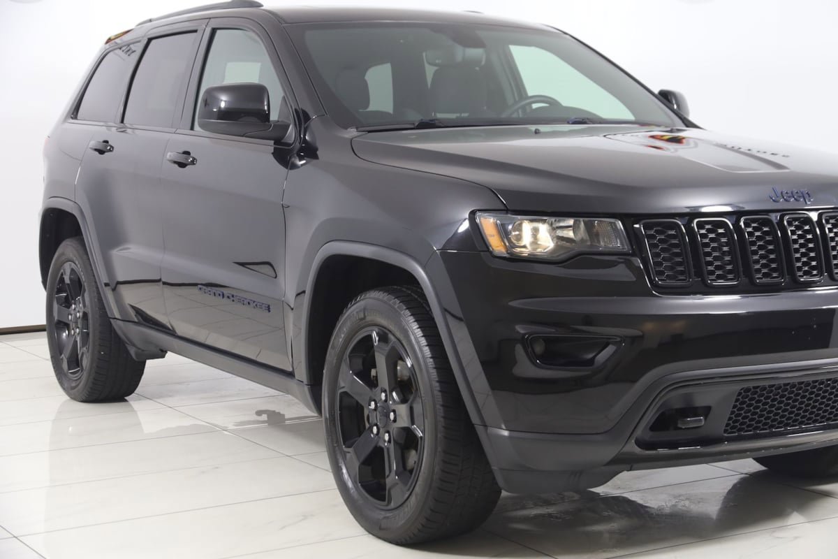 Used 2019 Jeep Grand Cherokee Laredo AWD/4WD image 41