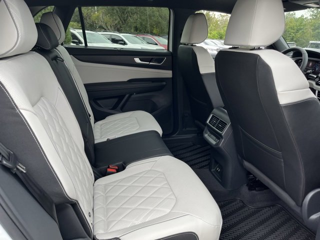 New 2026 Volkswagen Atlas Cross Sport SEL Premium R-Line image 18