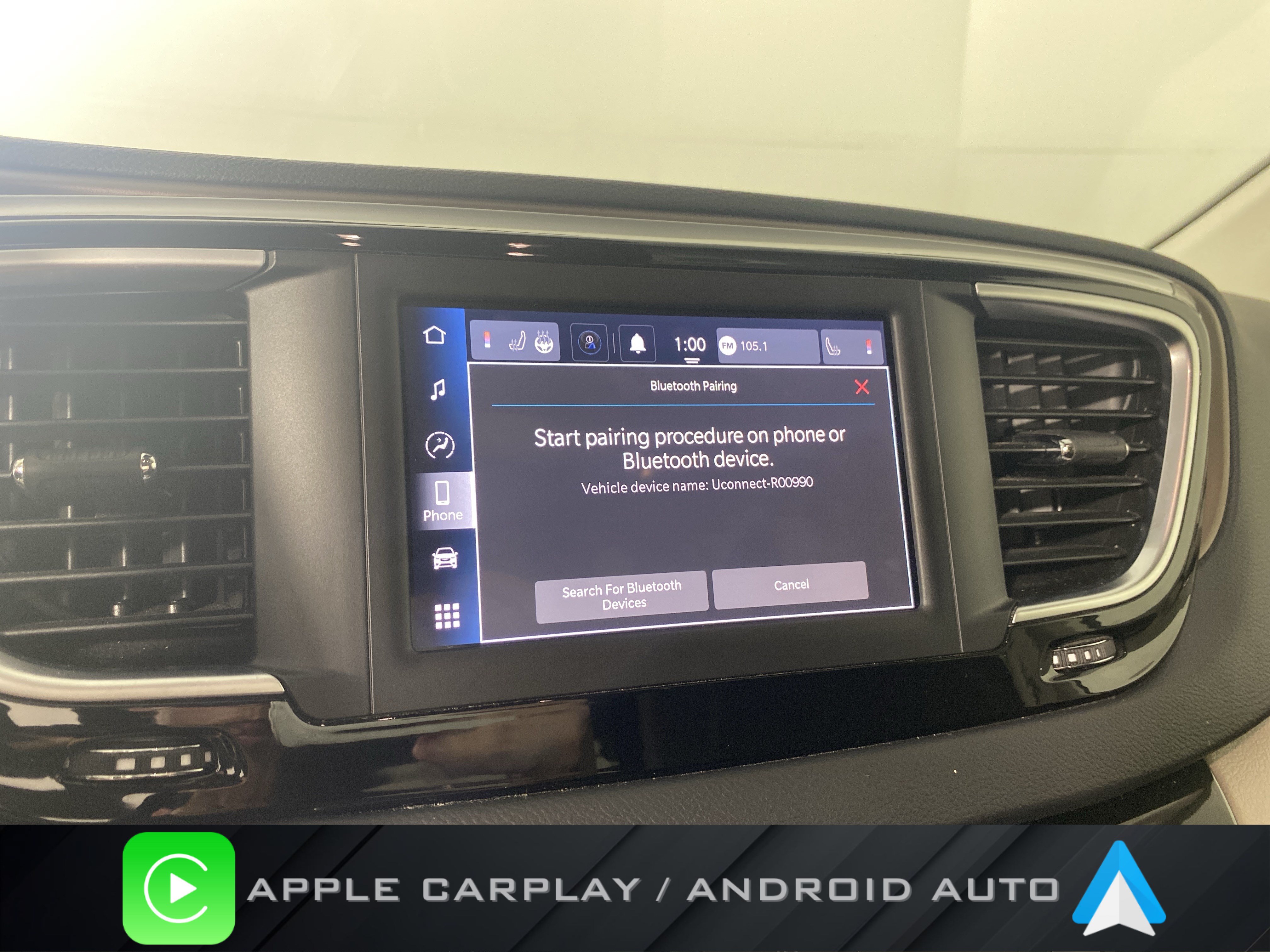 Used 2023 Chrysler Voyager LX FWD image 2