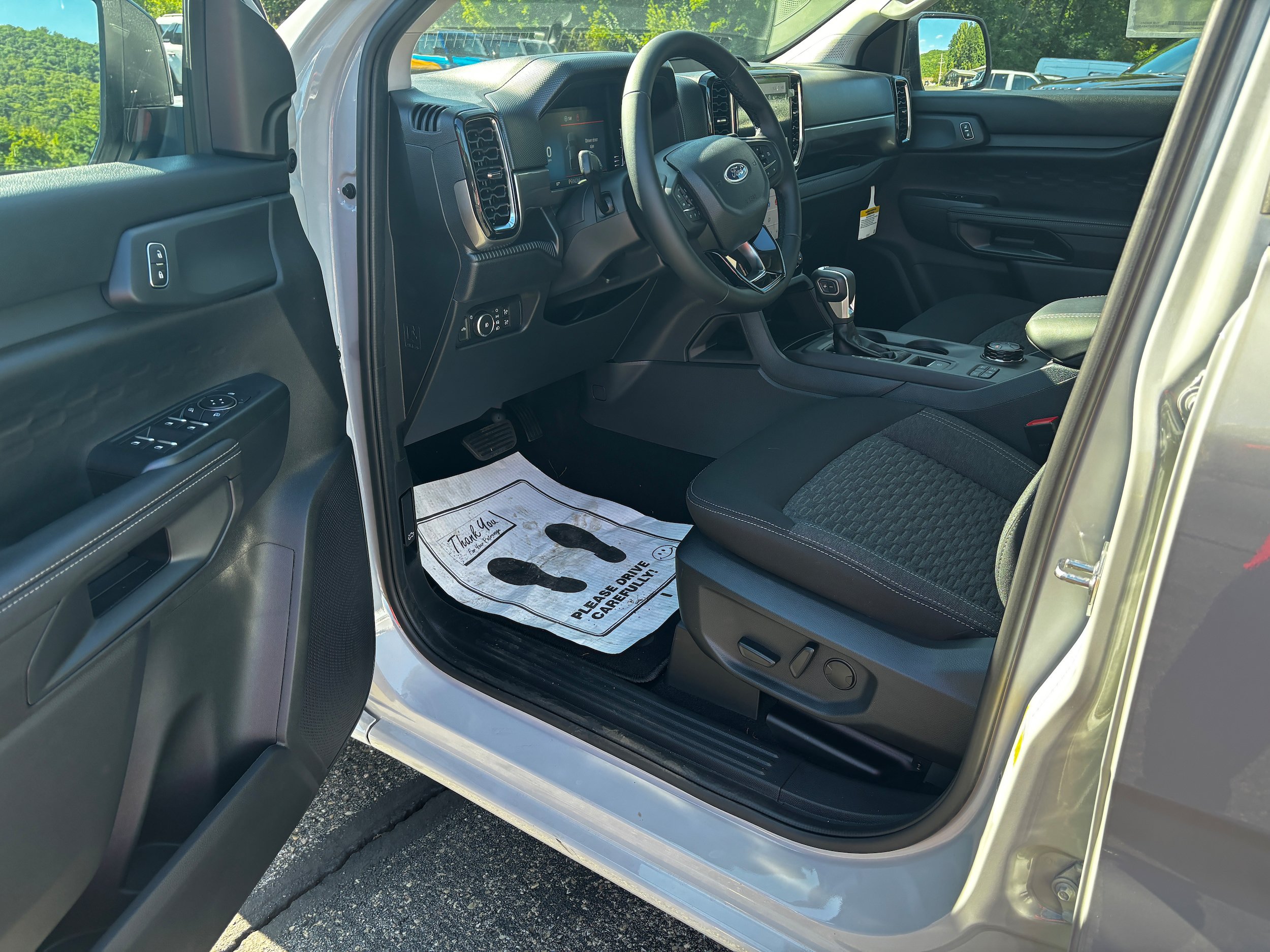 New 2026 Ford Ranger XLT w/ Equipment Group 301A High AWD/4WD image 9