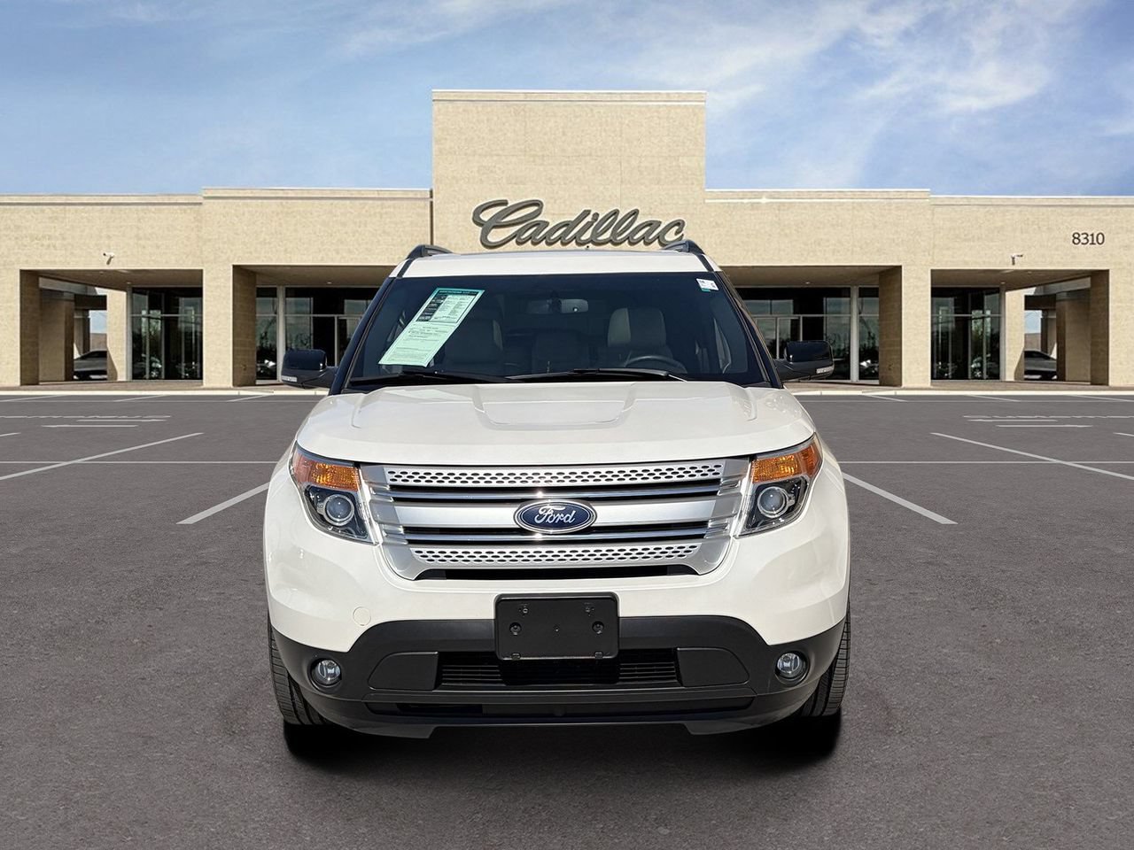 Used 2015 Ford Explorer XLT w/ Equipment Group 202A FWD image 2