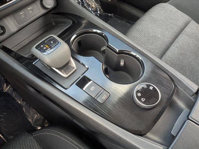 Used 2025 Nissan Rogue SV AWD/4WD image 15