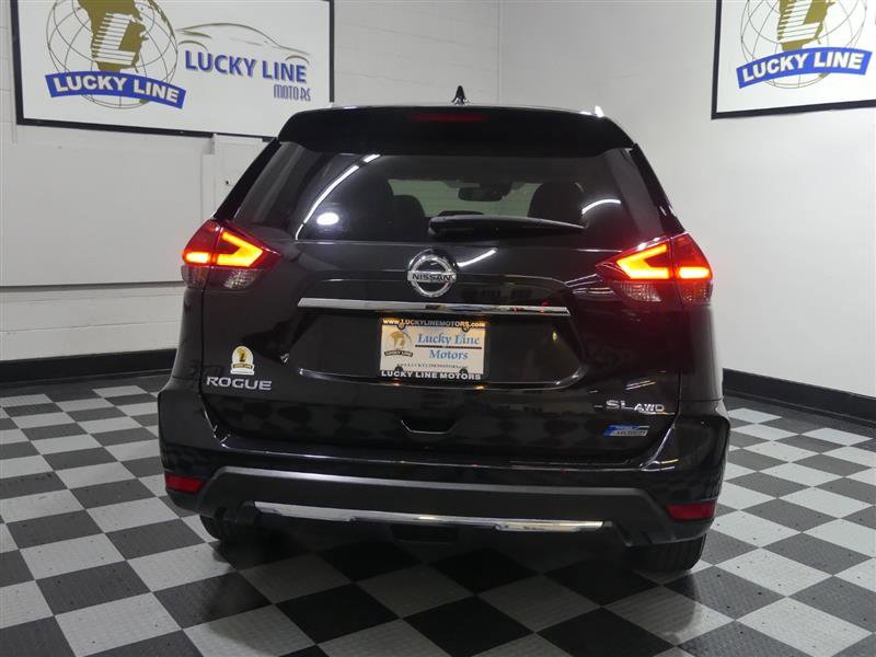 Used 2017 Nissan Rogue SL w/ SL HEV Premium Package image 8