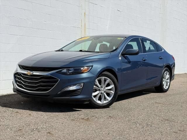 Used 2025 Chevrolet Malibu LT FWD image 1