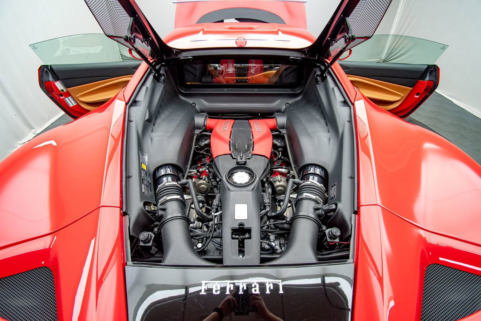 Used 2022 Ferrari F8 Tributo image 32