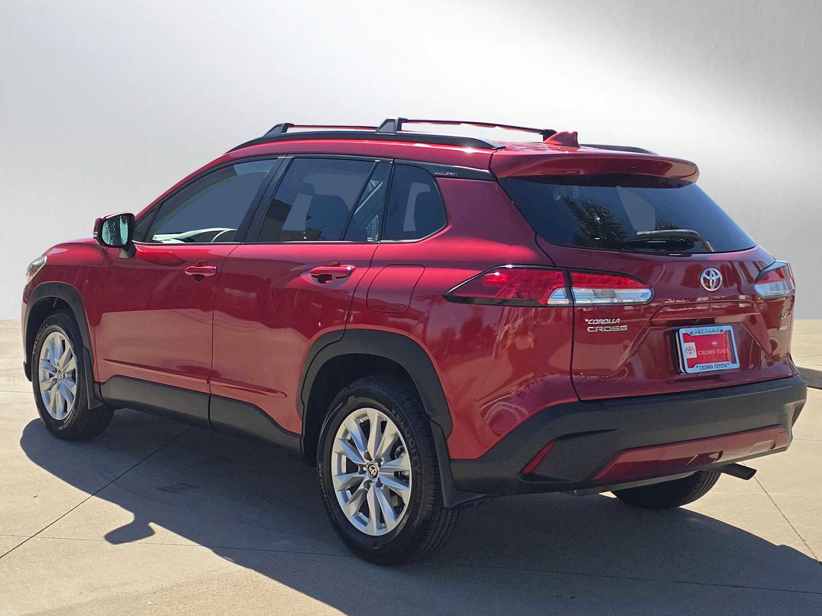 Used 2023 Toyota Corolla Cross LE image 5