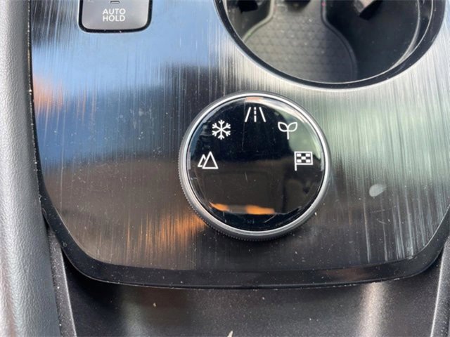 Used 2022 Nissan Rogue Platinum w/ Head-Up Display Package image 17