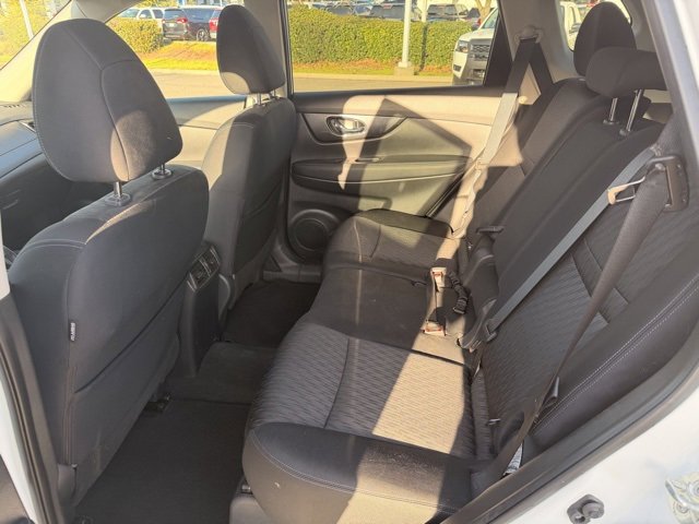 Used 2020 Nissan Rogue SV image 9