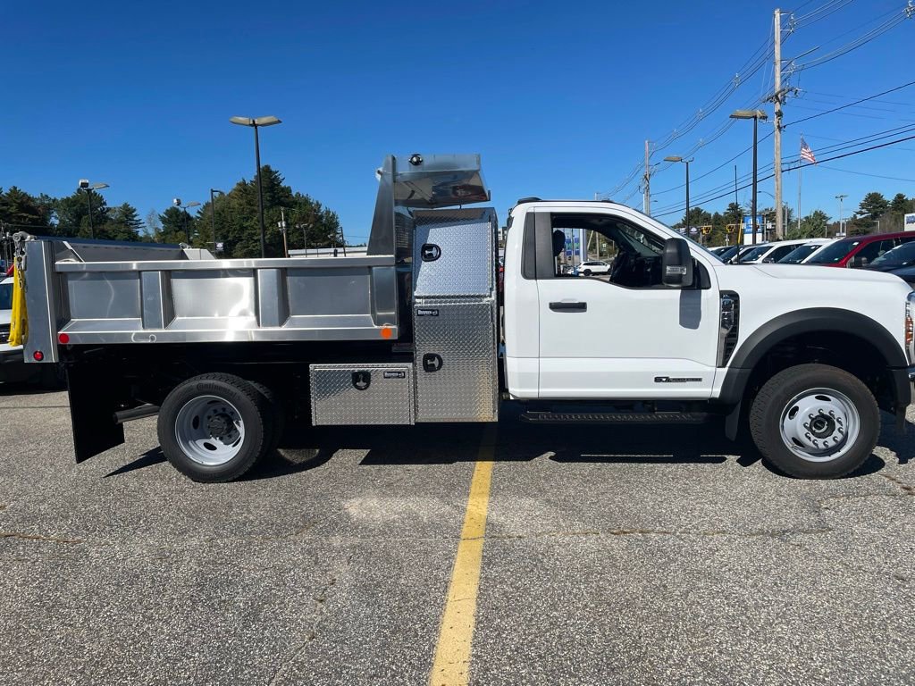 New 2025 Ford F550 4x4 Regular Cab Super Duty image 3