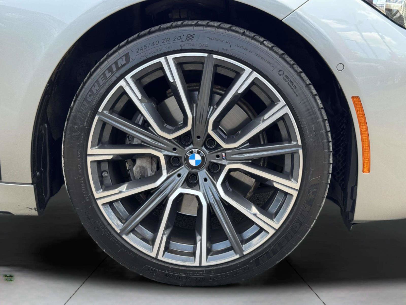 Used 2022 BMW 740i xDrive w/ M Sport Package AWD/4WD image 81