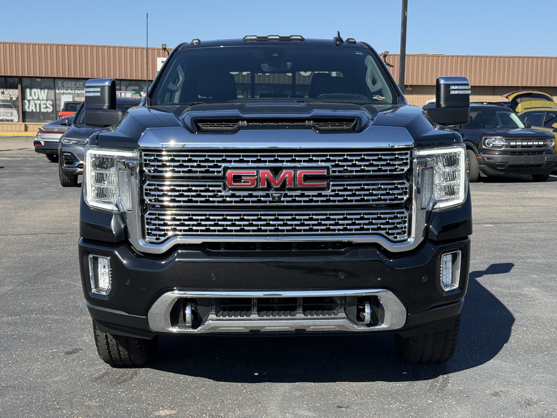 Used 2021 GMC Sierra 3500 Denali w/ Technology Package AWD/4WD image 3