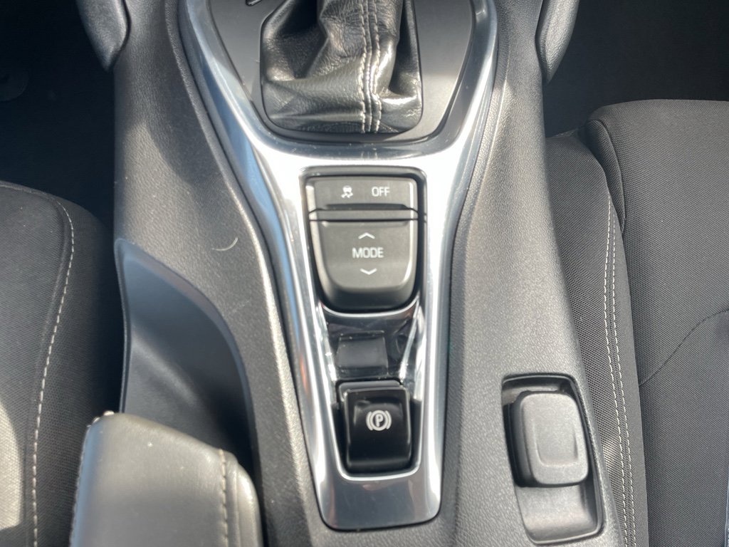 Used 2020 Chevrolet Camaro LT image 38