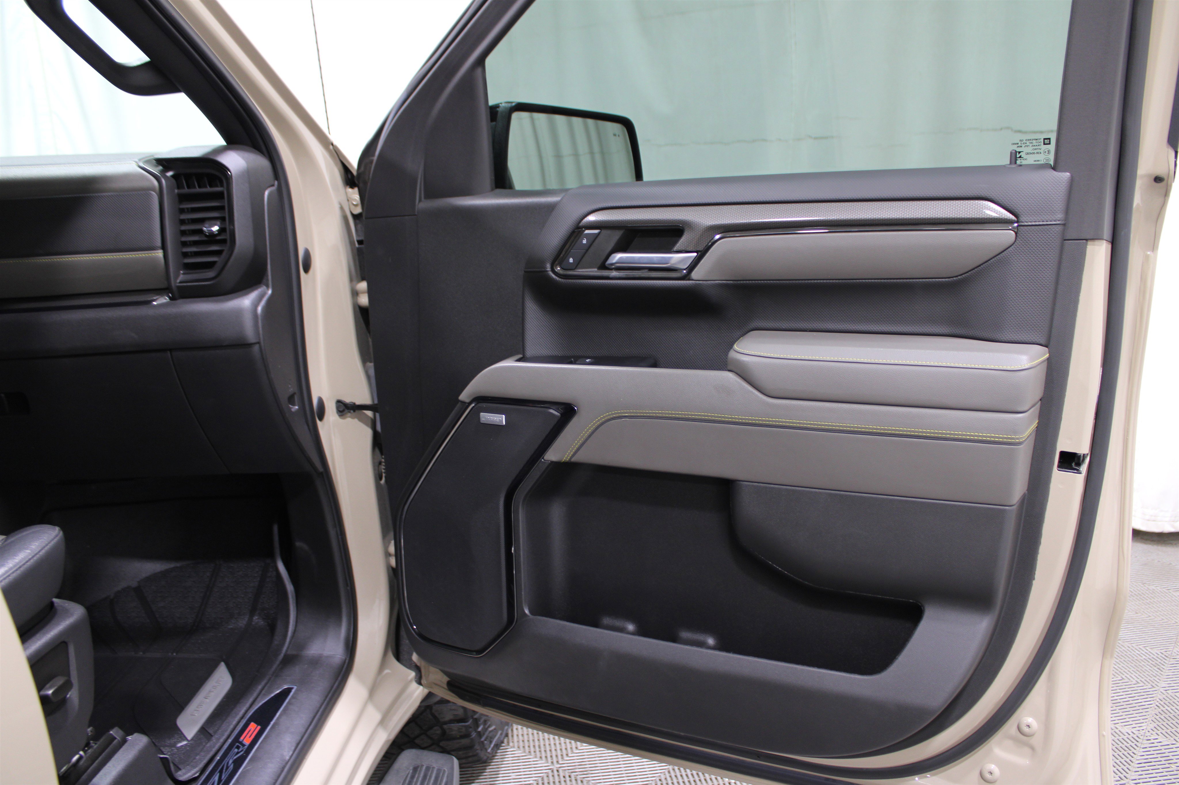 Used 2023 Chevrolet Silverado 1500 ZR2 image 31