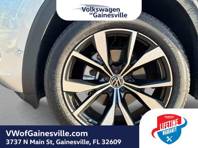 Certified 2025 Volkswagen Atlas SEL Premium R-Line AWD/4WD image 10