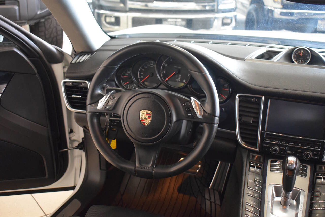 Used 2014 Porsche Panamera 4 image 45