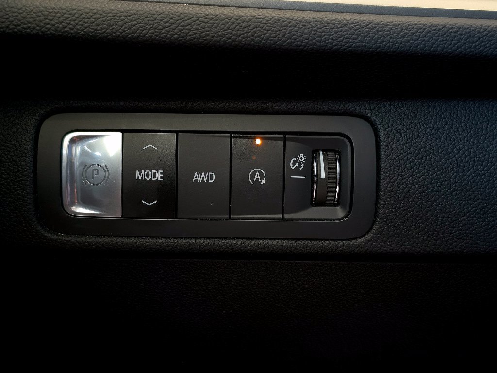 Used 2024 Chevrolet Traverse LT w/ LPO, Floor Liner Package AWD/4WD image 29
