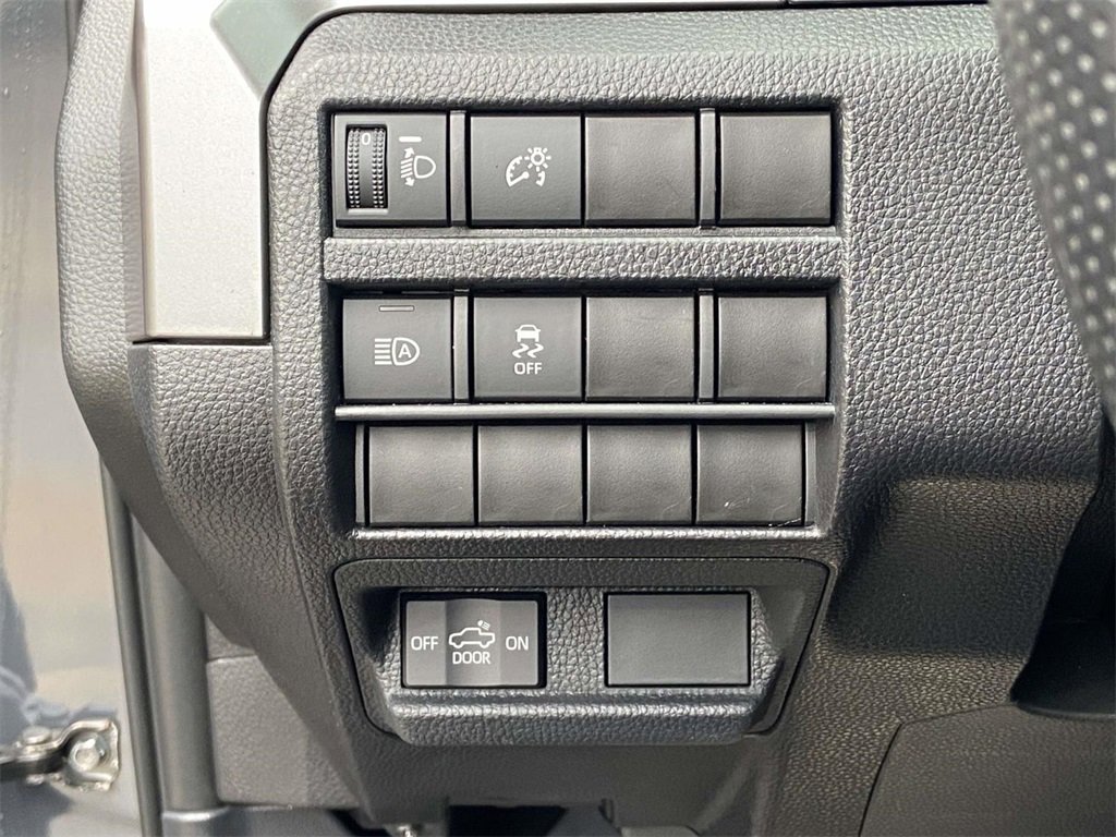 Used 2025 Toyota Tacoma SR5 image 29