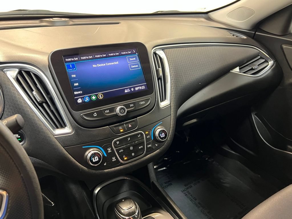Used 2020 Chevrolet Malibu LT FWD image 24