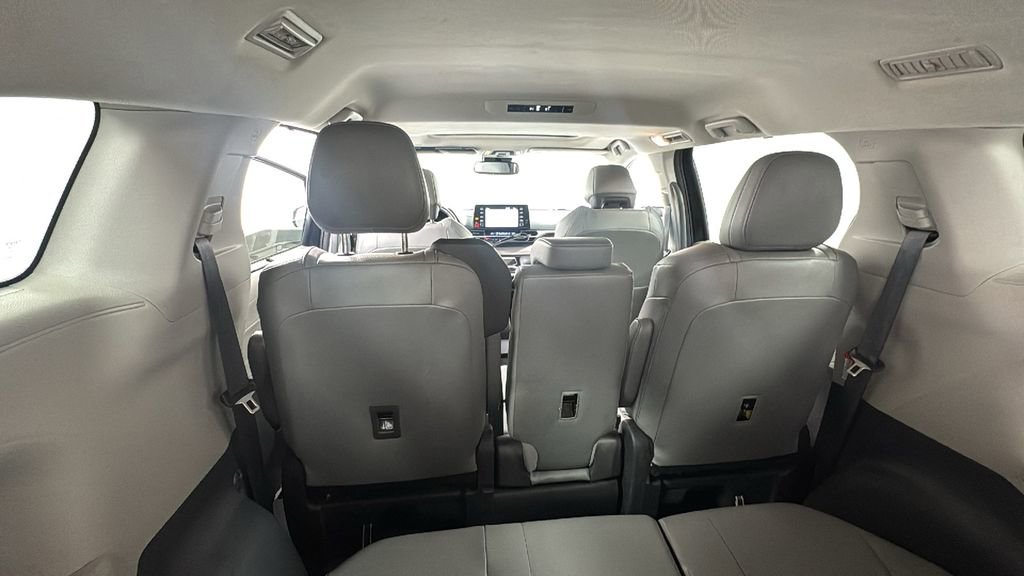 Used 2024 Toyota Sienna XLE image 20