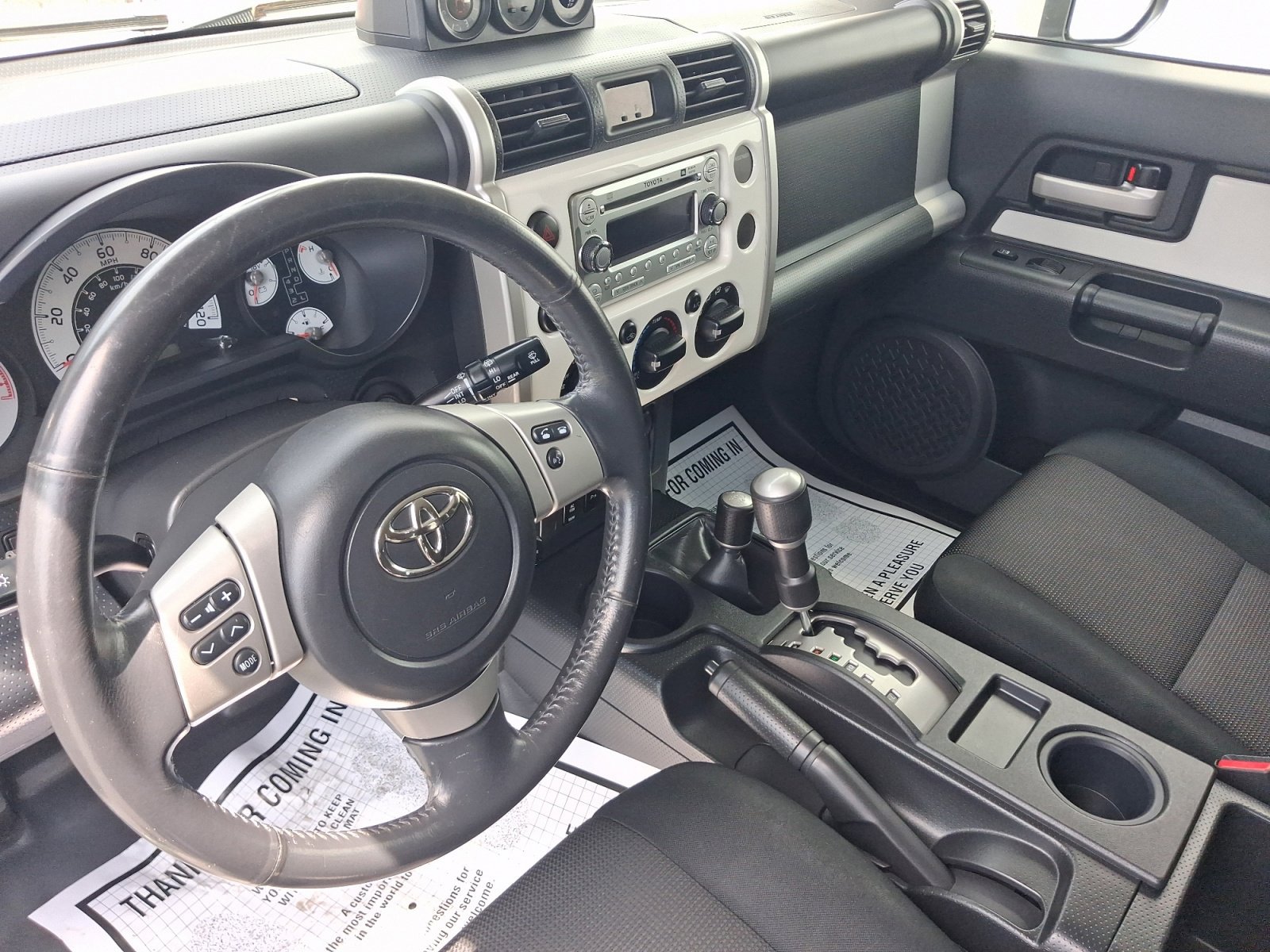 Used 2011 Toyota FJ Cruiser 4WD w/ Upgrade Pkg image 4