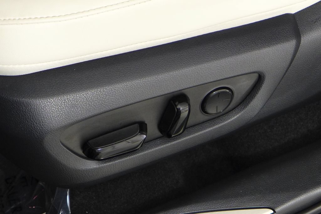 Used 2025 Lexus NX 450h+ AWD w/ Accessory Package (Z1) image 23