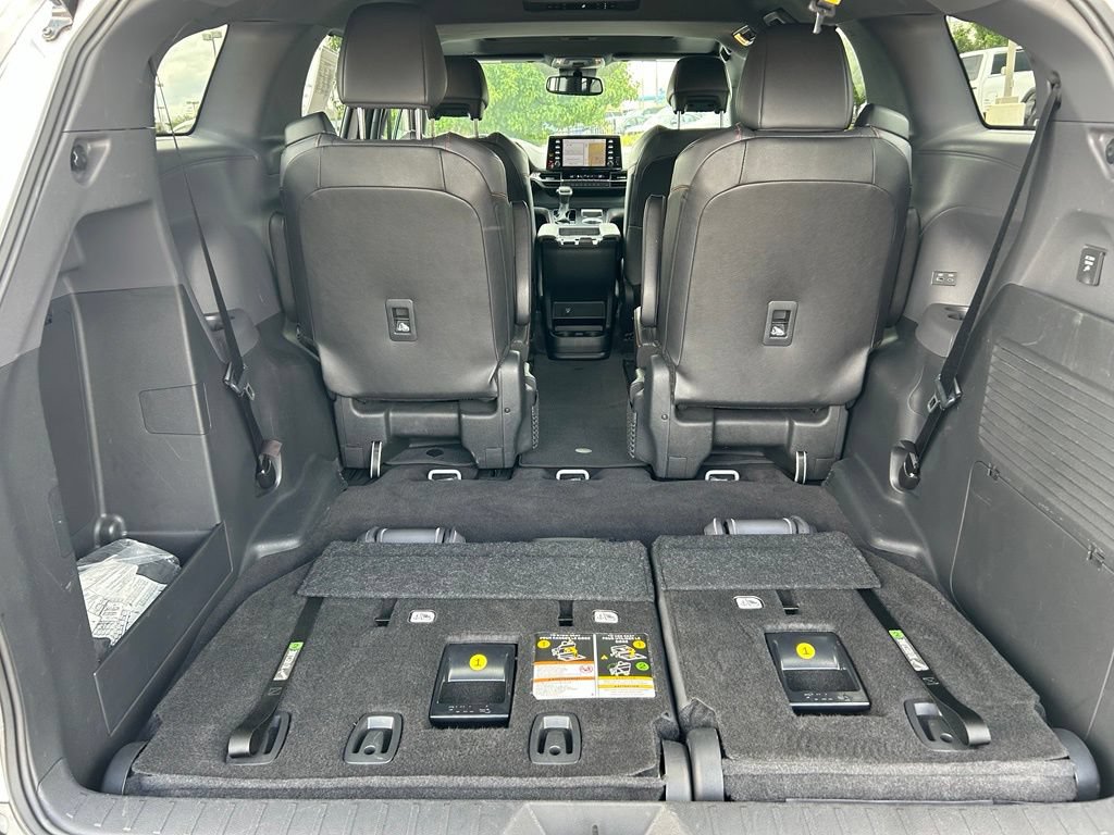 Used 2023 Toyota Sienna XSE w/ XSE Plus Package AWD/4WD image 27