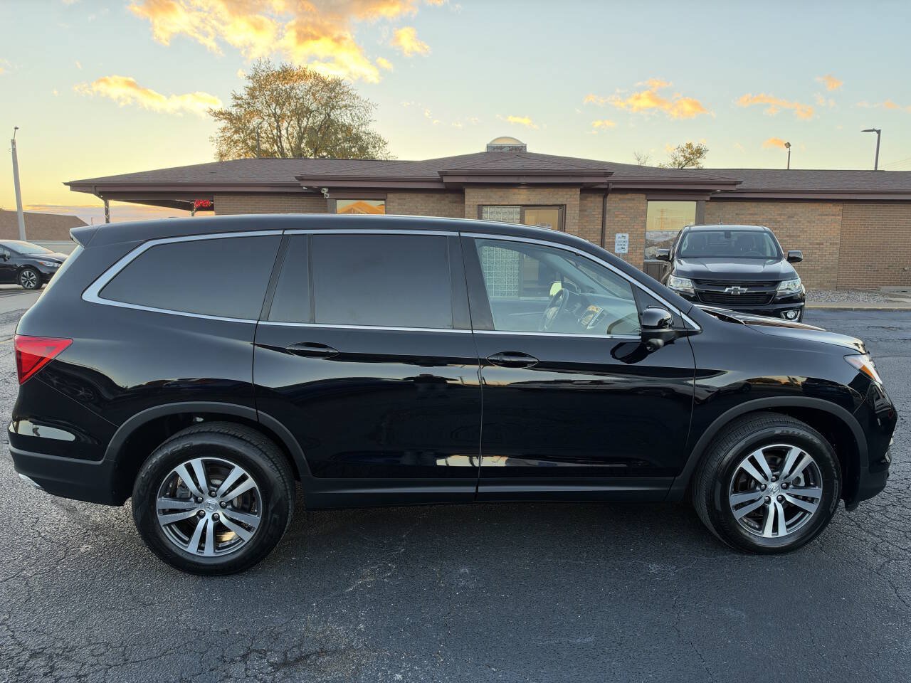 Used 2018 Honda Pilot EX image 9