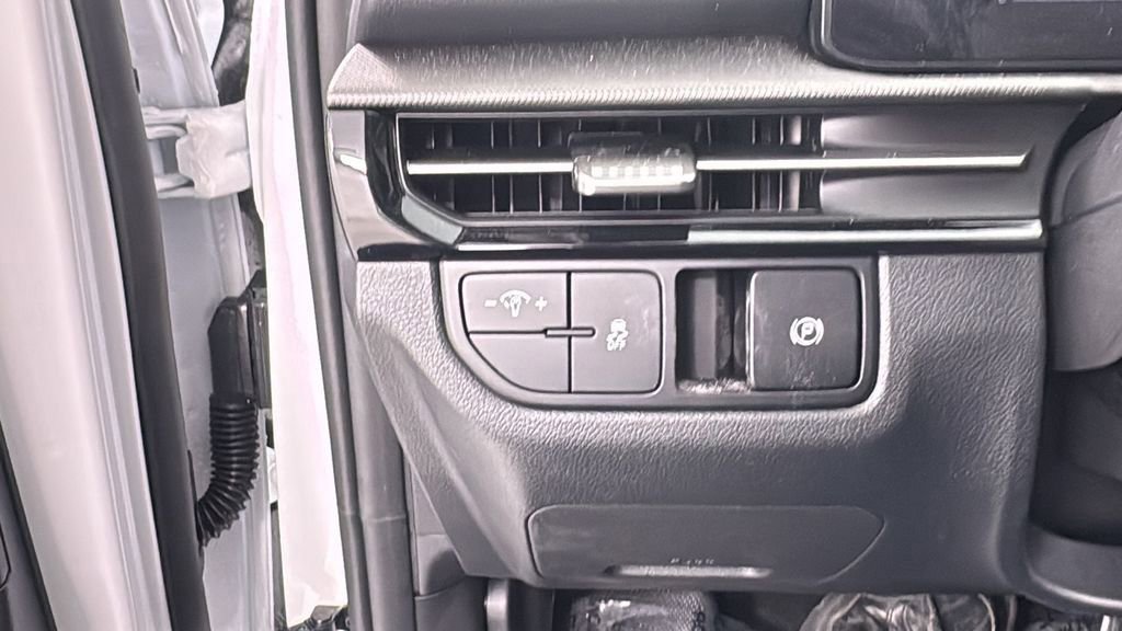 New 2026 Kia Sportage LX AWD/4WD image 32