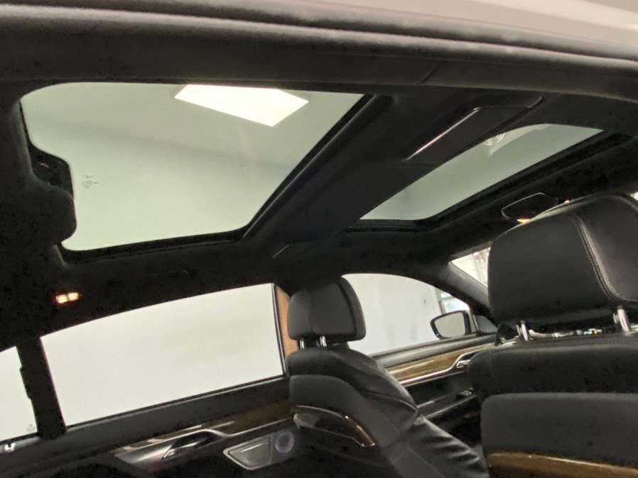 Used 2016 BMW 750i xDrive AWD/4WD image 38