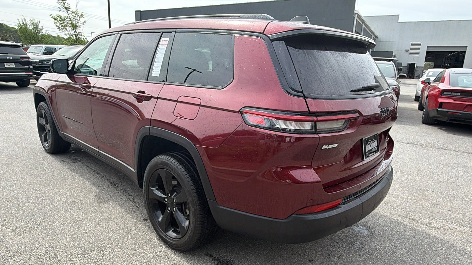 Used 2024 Jeep Grand Cherokee L Limited w/ Black Appearance Package image 10