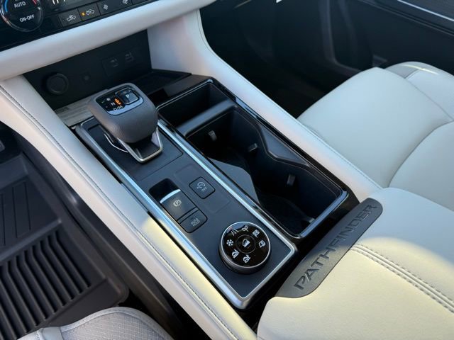 New 2025 Nissan Pathfinder SL image 22