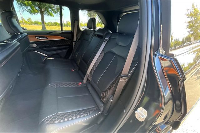 Used 2024 Jeep Grand Cherokee Summit AWD/4WD image 26
