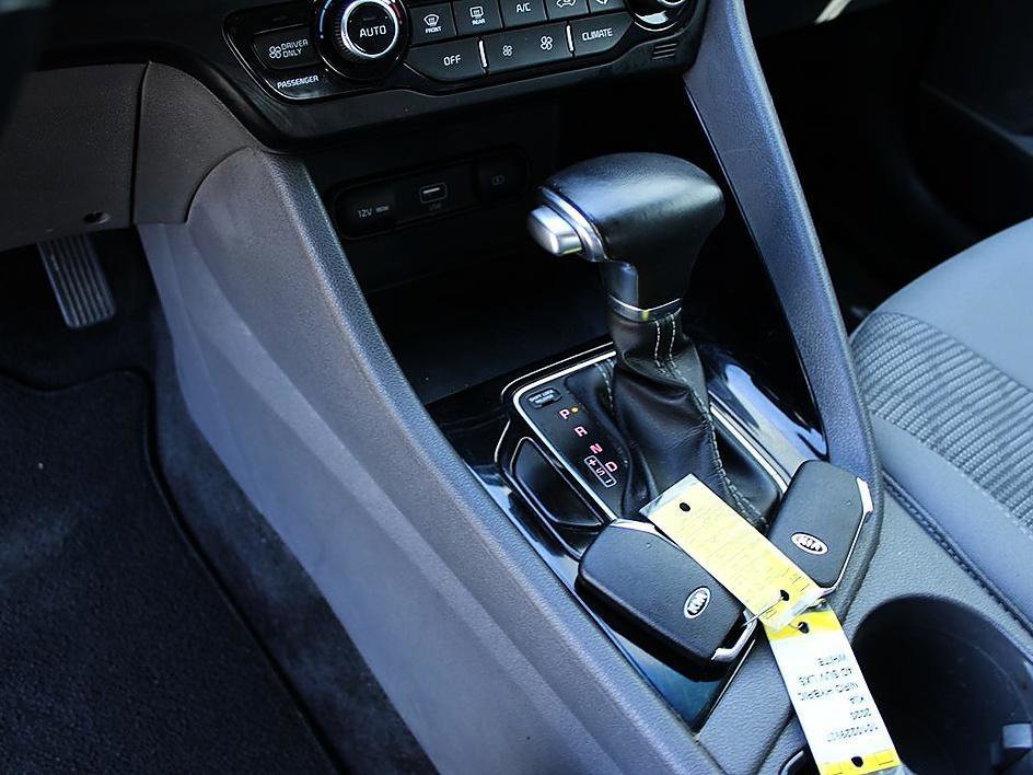 Used 2020 Kia Niro LXS FWD image 11