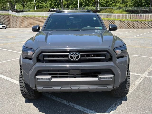 Used 2025 Toyota 4Runner SR5 AWD/4WD image 9