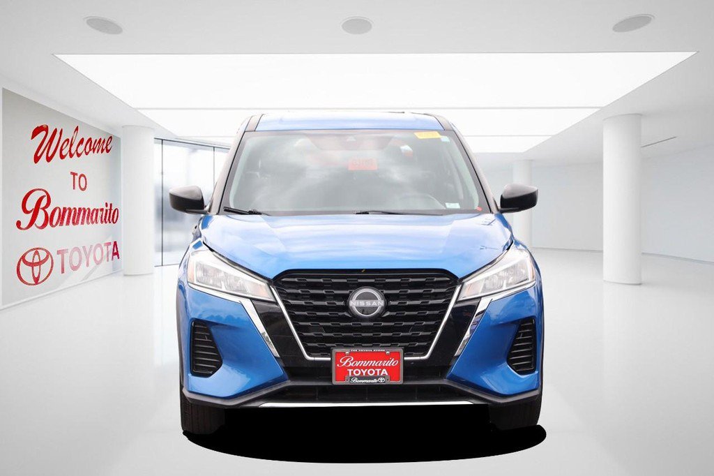 Used 2022 Nissan Kicks S FWD image 4
