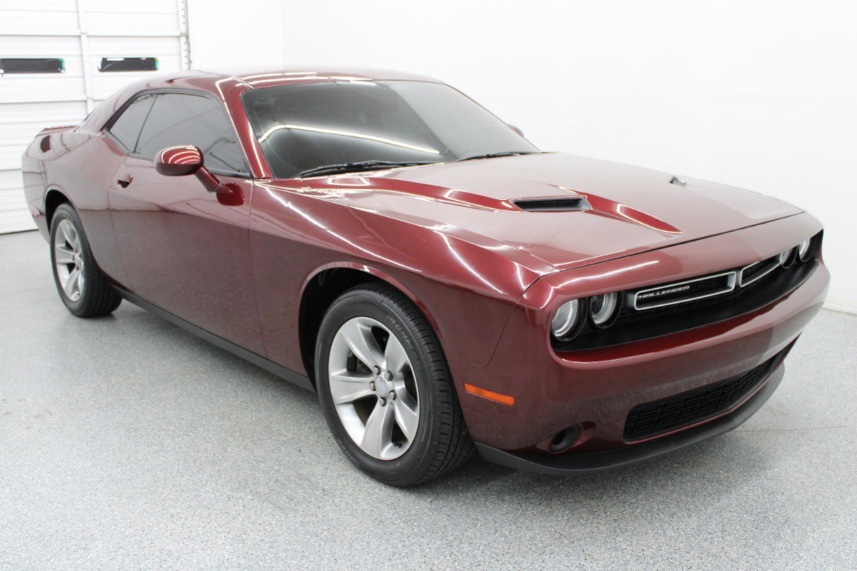 Used 2020 Dodge Challenger SXT image 4