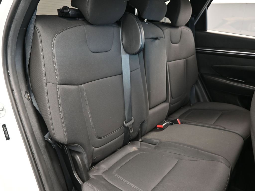 Used 2023 Hyundai Tucson SE image 33