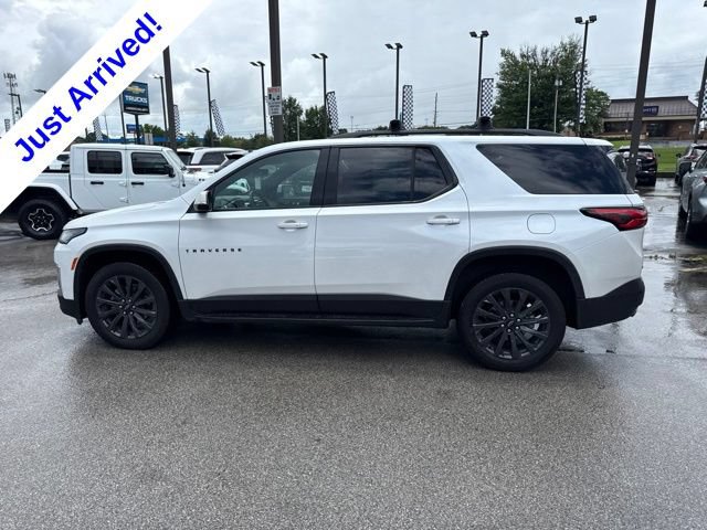 Used 2023 Chevrolet Traverse RS w/ LPO, 'HIT The Road' Package FWD image 6