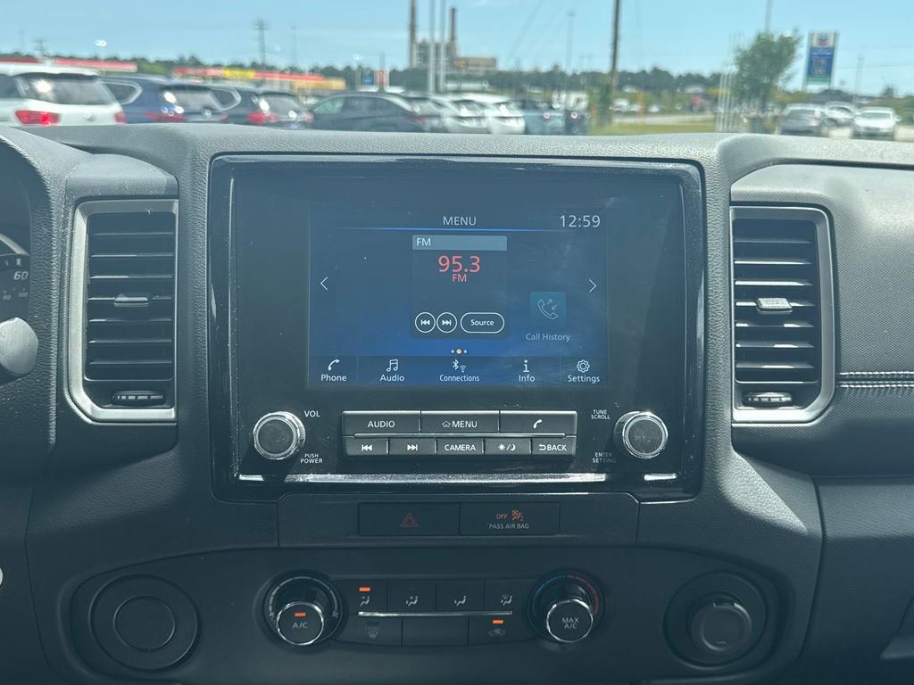 Used 2022 Nissan Frontier SV w/ Technology Package RWD image 18